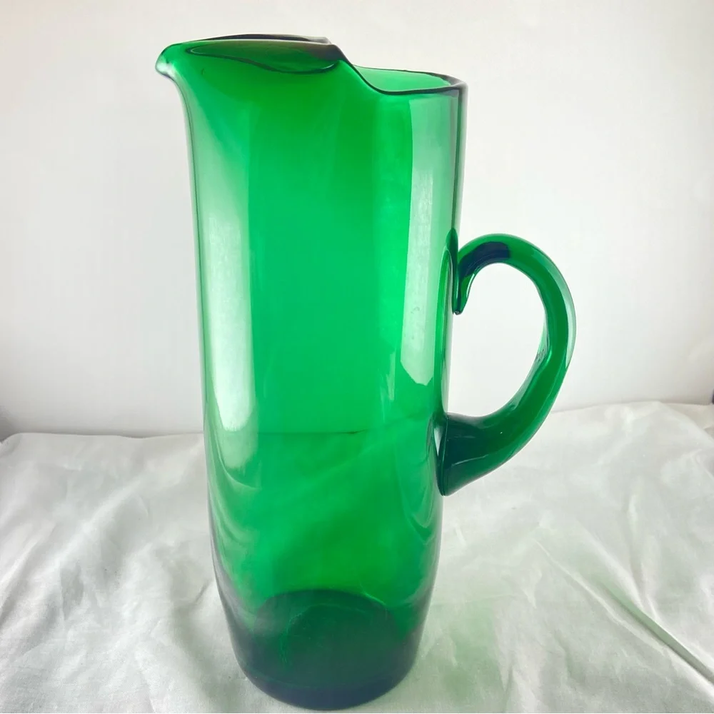 Vintage Emerald Green Glass Pitcher Ice Lip Martini Cocktail MCM Barware 11”